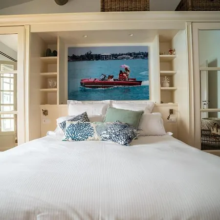 Les Muscadines Tropez, De Tahiti Pampelonne *